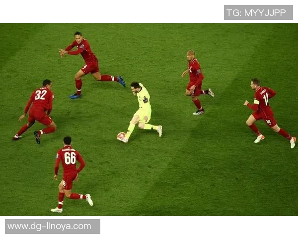 梅西与利物浦球员冲突瞬间曝光引发热议的真实画面解析